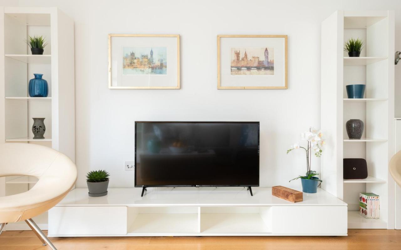 Апартаменты Fabulous 3 Bed 2 Bath Near Victoria Station Лондон Экстерьер фото